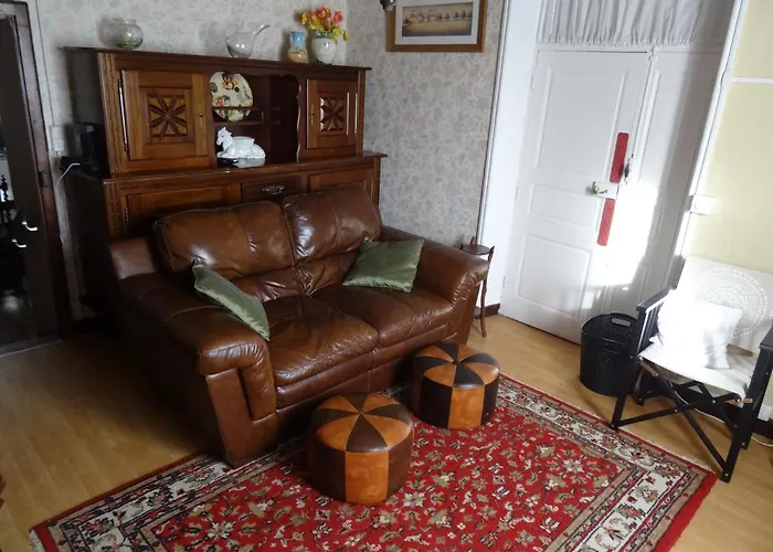 Charming French Cottage-gite In The Heart Of Quiet Hébergement de vacances Gorron