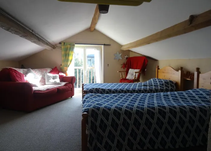 Charming French Cottage-gite In The Heart Of Quiet